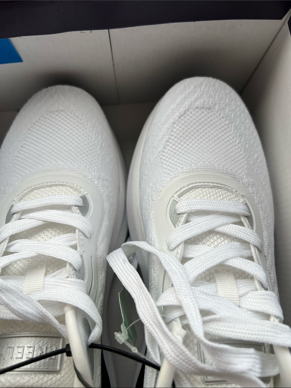 White Knit Lace-Up Womenโs Sneakers with Cushioned Sole